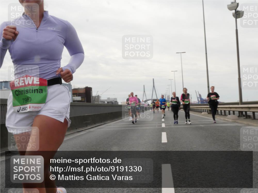 03.10.2025 - Köhlbrandbrückenlauf Matties Gatica Varas http://msf.ph/oto/9191330 03.10.2025 16:05:48 Position 3 7980 meine-sportfotos.de