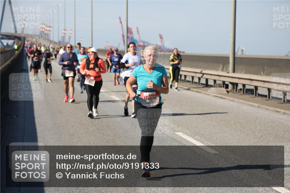 03.10.2025 - Köhlbrandbrückenlauf Yannick Fuchs http://msf.ph/oto/9191333 03.10.2025 12:11:58 Position 3 6670 meine-sportfotos.de