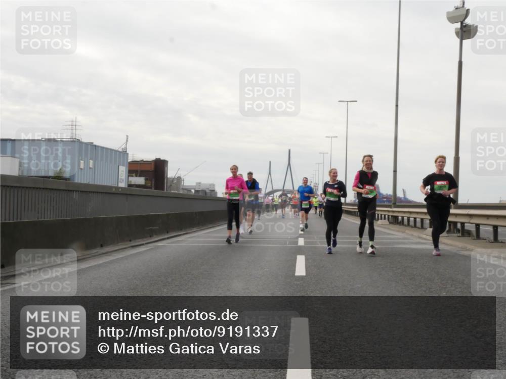 03.10.2025 - Köhlbrandbrückenlauf Matties Gatica Varas http://msf.ph/oto/9191337 03.10.2025 16:05:50 Position 3  meine-sportfotos.de