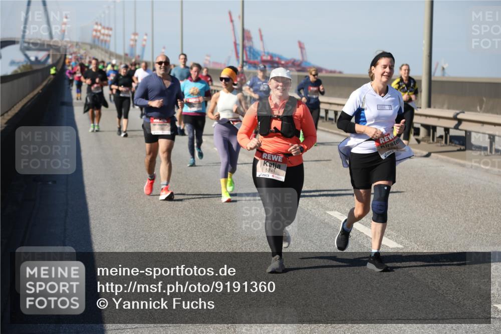 03.10.2025 - Köhlbrandbrückenlauf Yannick Fuchs http://msf.ph/oto/9191360 03.10.2025 12:12:01 Position 3 5241, 3 meine-sportfotos.de