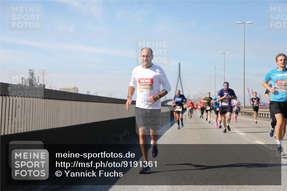 03.10.2025 - Köhlbrandbrückenlauf Yannick Fuchs http://msf.ph/oto/9191361 03.10.2025 11:52:03 Position 3 4386, 6372 meine-sportfotos.de