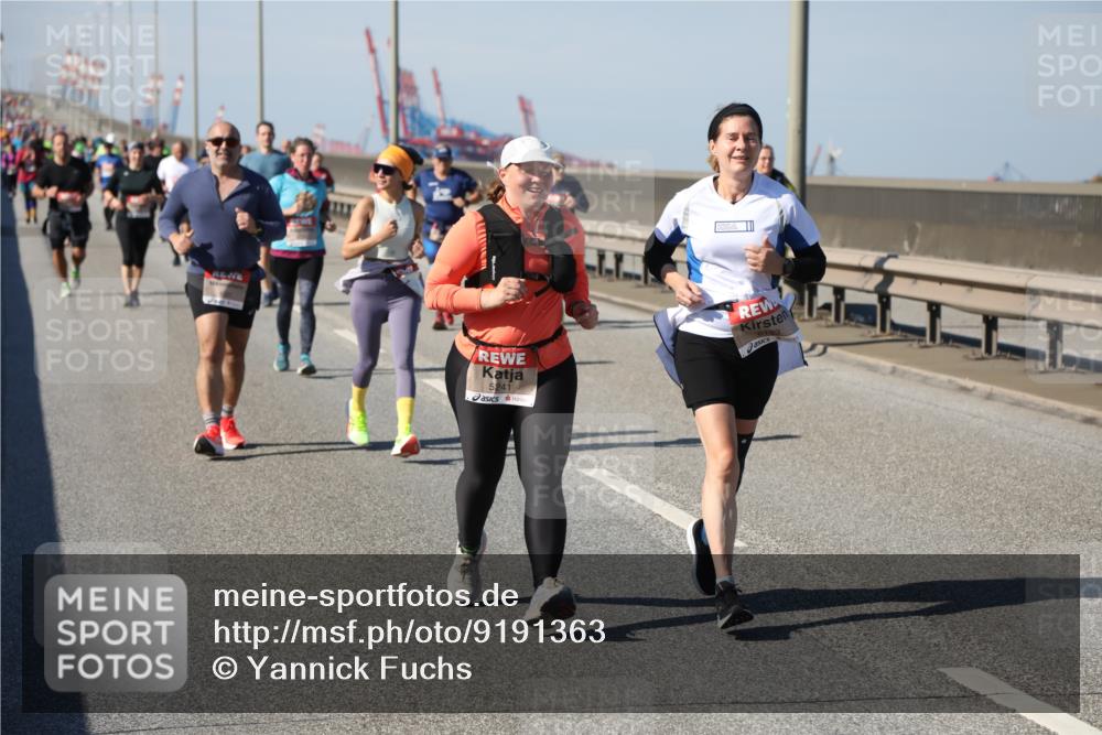 03.10.2025 - Köhlbrandbrückenlauf Yannick Fuchs http://msf.ph/oto/9191363 03.10.2025 12:12:02 Position 3 5241, 6133 meine-sportfotos.de