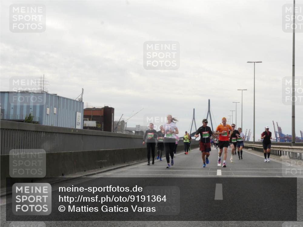 03.10.2025 - Köhlbrandbrückenlauf Matties Gatica Varas http://msf.ph/oto/9191364 03.10.2025 16:05:58 Position 3  meine-sportfotos.de