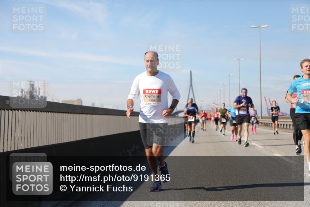 03.10.2025 - Köhlbrandbrückenlauf Yannick Fuchs http://msf.ph/oto/9191365 03.10.2025 11:52:03 Position 3 4386, 637 meine-sportfotos.de