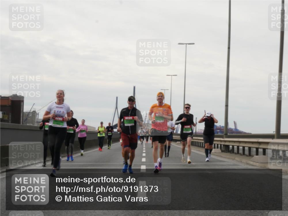 03.10.2025 - Köhlbrandbrückenlauf Matties Gatica Varas http://msf.ph/oto/9191373 03.10.2025 16:06:00 Position 3  meine-sportfotos.de