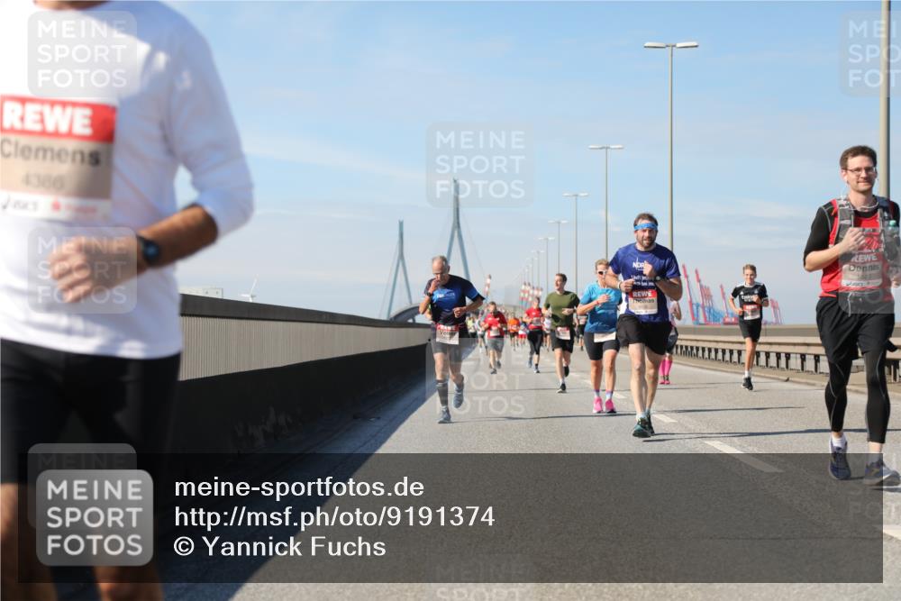 03.10.2025 - Köhlbrandbrückenlauf Yannick Fuchs http://msf.ph/oto/9191374 03.10.2025 11:52:04 Position 3 4386, 5520 meine-sportfotos.de