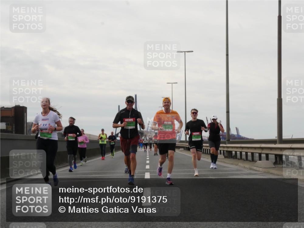 03.10.2025 - Köhlbrandbrückenlauf Matties Gatica Varas http://msf.ph/oto/9191375 03.10.2025 16:06:00 Position 3  meine-sportfotos.de