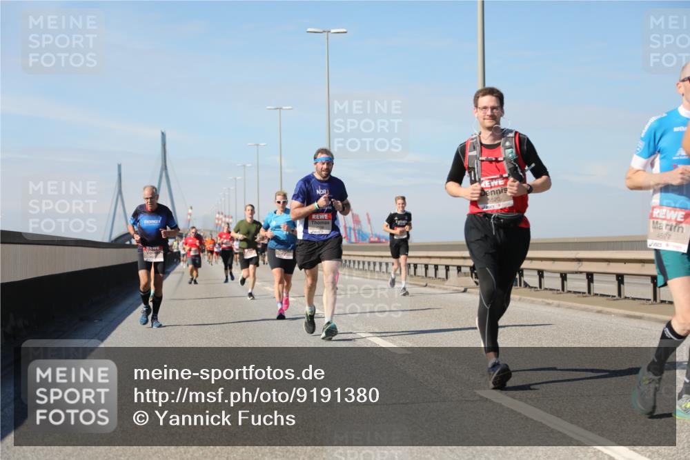 03.10.2025 - Köhlbrandbrückenlauf Yannick Fuchs http://msf.ph/oto/9191380 03.10.2025 11:52:05 Position 3 5520, 4597 meine-sportfotos.de