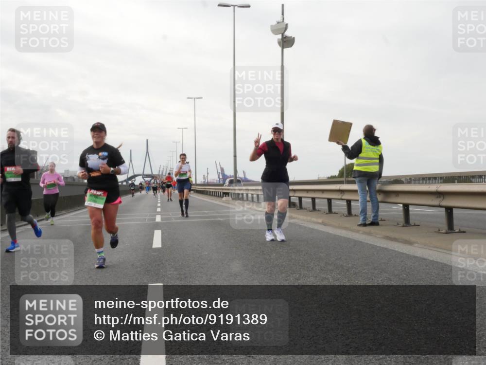 03.10.2025 - Köhlbrandbrückenlauf Matties Gatica Varas http://msf.ph/oto/9191389 03.10.2025 16:06:04 Position 3  meine-sportfotos.de