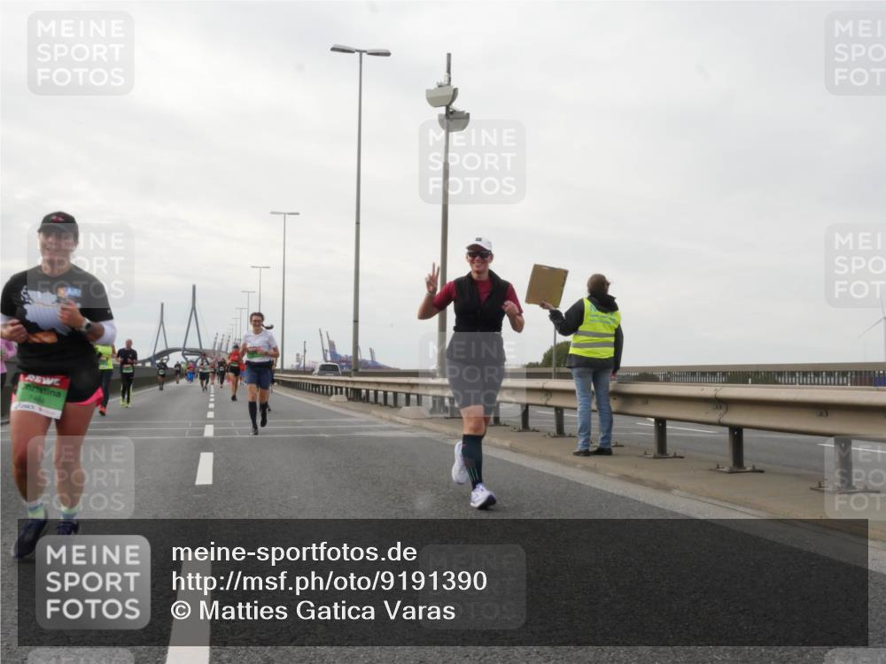 03.10.2025 - Köhlbrandbrückenlauf Matties Gatica Varas http://msf.ph/oto/9191390 03.10.2025 16:06:04 Position 3  meine-sportfotos.de