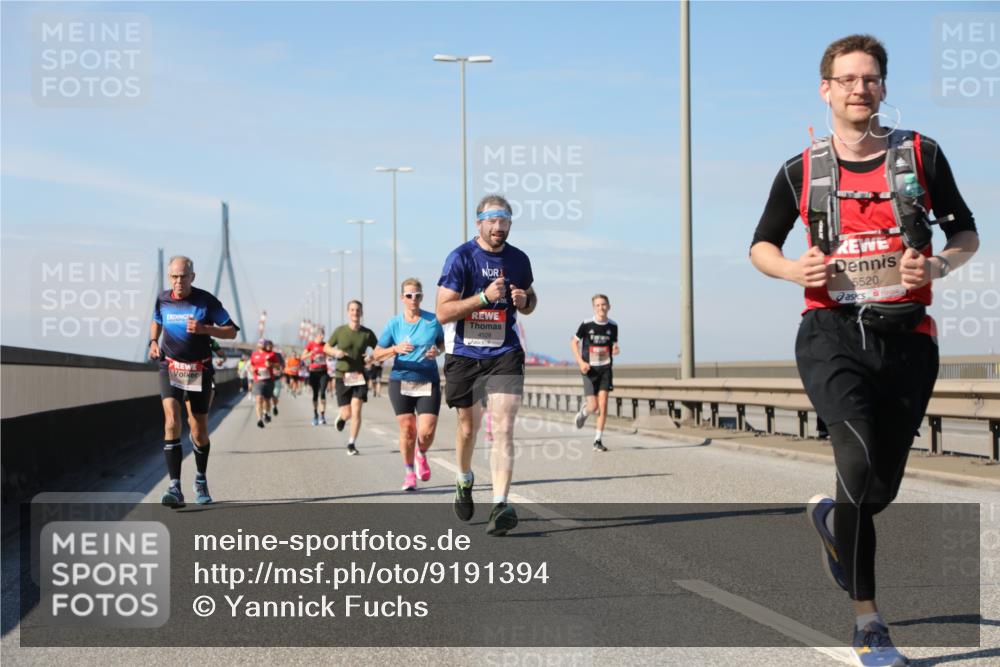 03.10.2025 - Köhlbrandbrückenlauf Yannick Fuchs http://msf.ph/oto/9191394 03.10.2025 11:52:05 Position 3 5520, 4528 meine-sportfotos.de