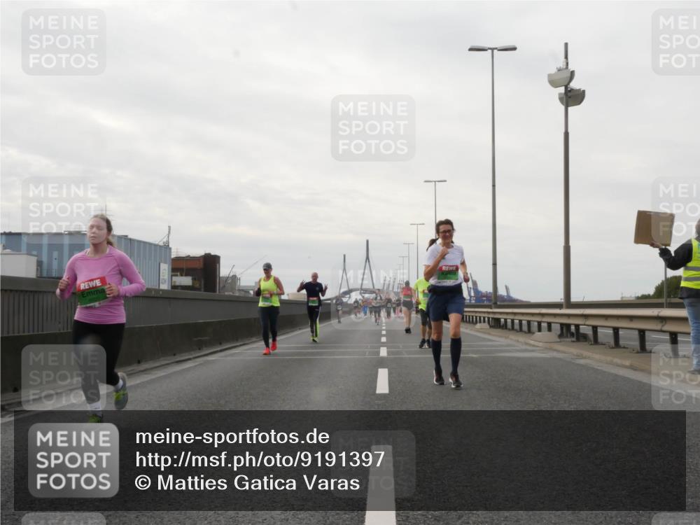 03.10.2025 - Köhlbrandbrückenlauf Matties Gatica Varas http://msf.ph/oto/9191397 03.10.2025 16:06:07 Position 3  meine-sportfotos.de