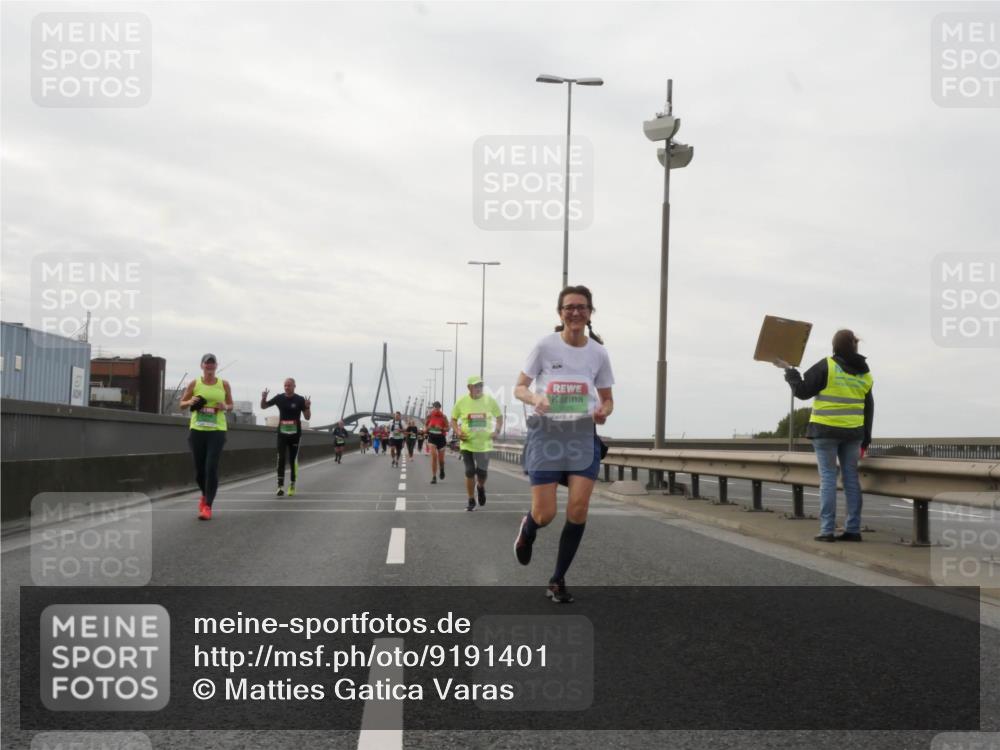 03.10.2025 - Köhlbrandbrückenlauf Matties Gatica Varas http://msf.ph/oto/9191401 03.10.2025 16:06:08 Position 3  meine-sportfotos.de
