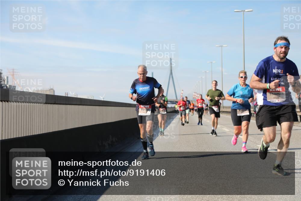 03.10.2025 - Köhlbrandbrückenlauf Yannick Fuchs http://msf.ph/oto/9191406 03.10.2025 11:52:06 Position 3 5977, 1, 4528 meine-sportfotos.de