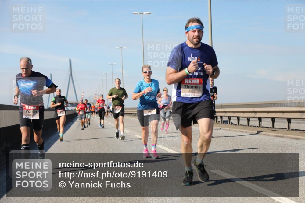 03.10.2025 - Köhlbrandbrückenlauf Yannick Fuchs http://msf.ph/oto/9191409 03.10.2025 11:52:07 Position 3 5977, 5753, 1, 4528 meine-sportfotos.de