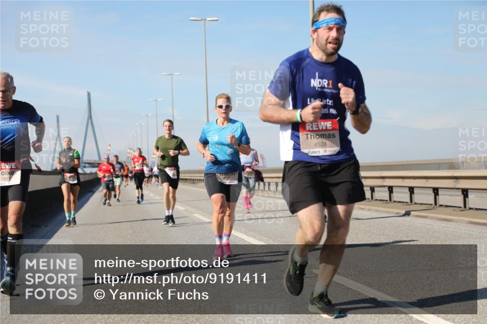 03.10.2025 - Köhlbrandbrückenlauf Yannick Fuchs http://msf.ph/oto/9191411 03.10.2025 11:52:07 Position 3 5977, 5753, 1, 4528 meine-sportfotos.de