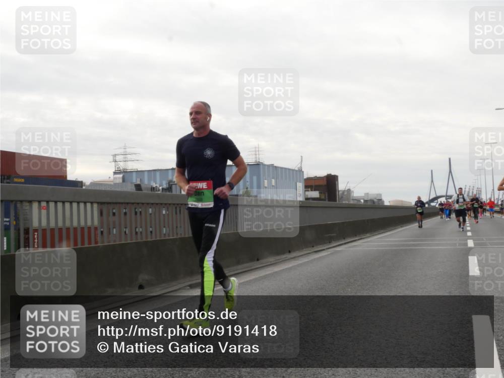 03.10.2025 - Köhlbrandbrückenlauf Matties Gatica Varas http://msf.ph/oto/9191418 03.10.2025 16:06:12 Position 3  meine-sportfotos.de
