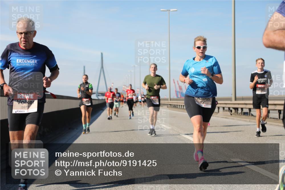 03.10.2025 - Köhlbrandbrückenlauf Yannick Fuchs http://msf.ph/oto/9191425 03.10.2025 11:52:08 Position 3 5977, 5763 meine-sportfotos.de
