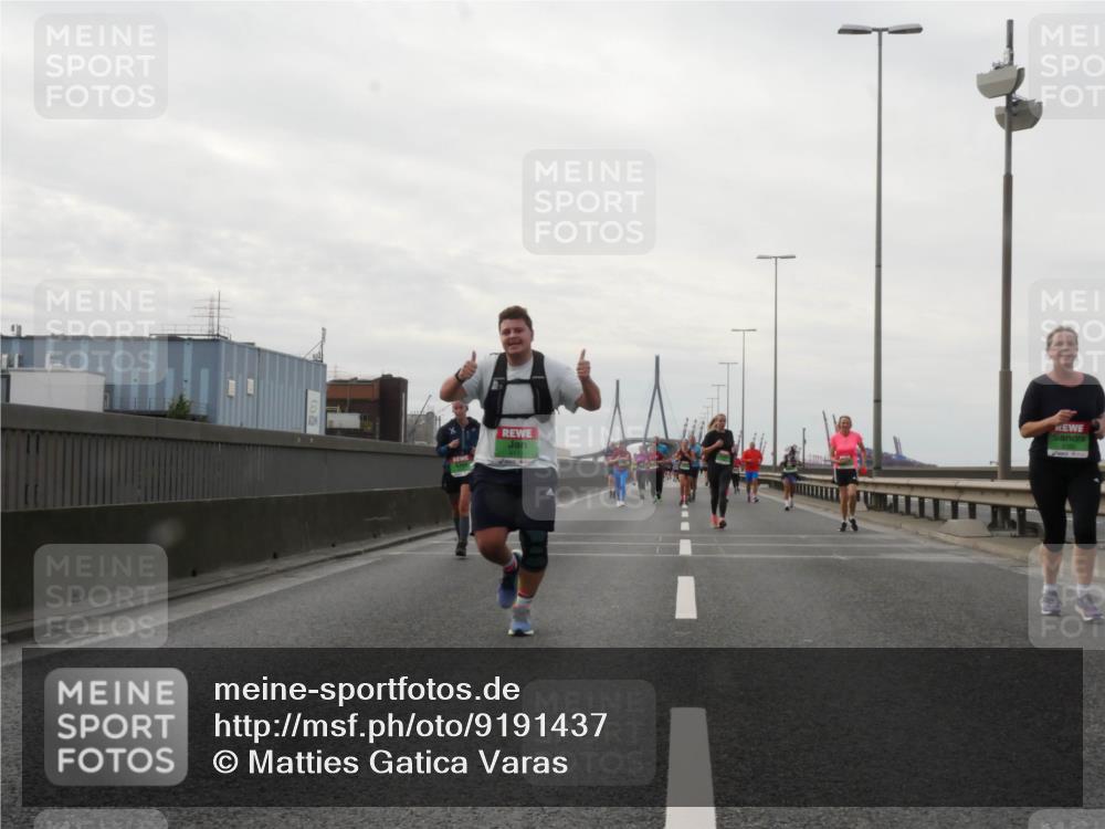 03.10.2025 - Köhlbrandbrückenlauf Matties Gatica Varas http://msf.ph/oto/9191437 03.10.2025 16:06:19 Position 3 8111 meine-sportfotos.de
