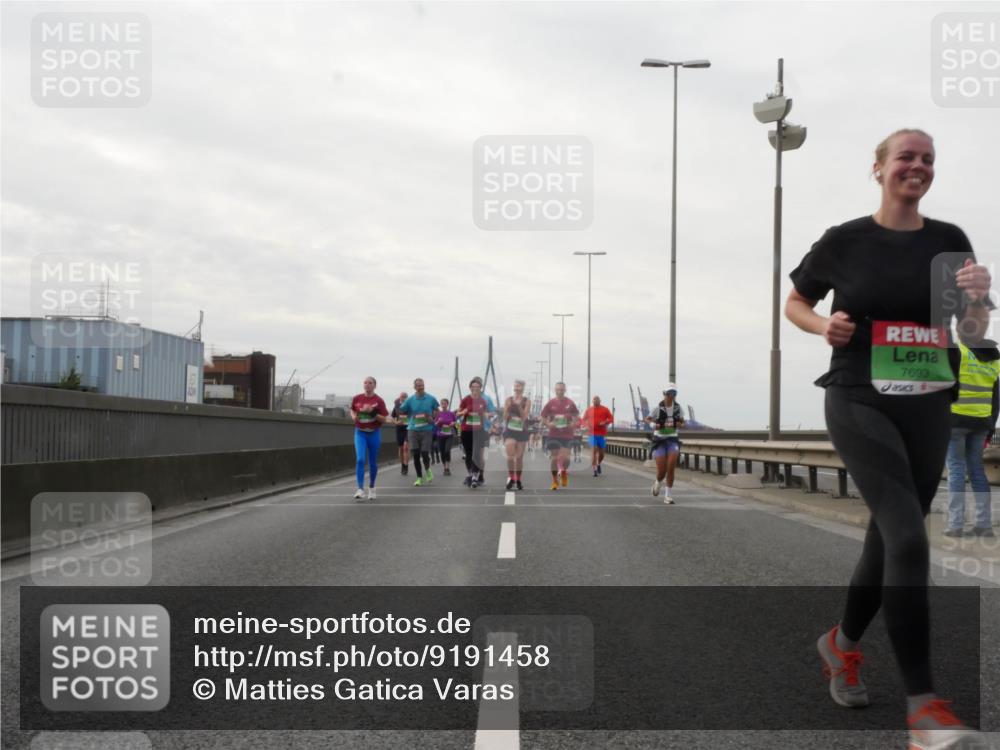 03.10.2025 - Köhlbrandbrückenlauf Matties Gatica Varas http://msf.ph/oto/9191458 03.10.2025 16:06:25 Position 3 7693 meine-sportfotos.de
