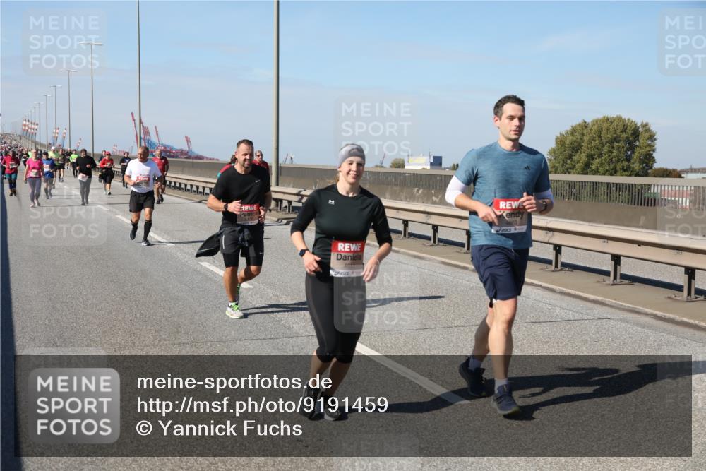 03.10.2025 - Köhlbrandbrückenlauf Yannick Fuchs http://msf.ph/oto/9191459 03.10.2025 12:12:12 Position 3 4611, 4863 meine-sportfotos.de