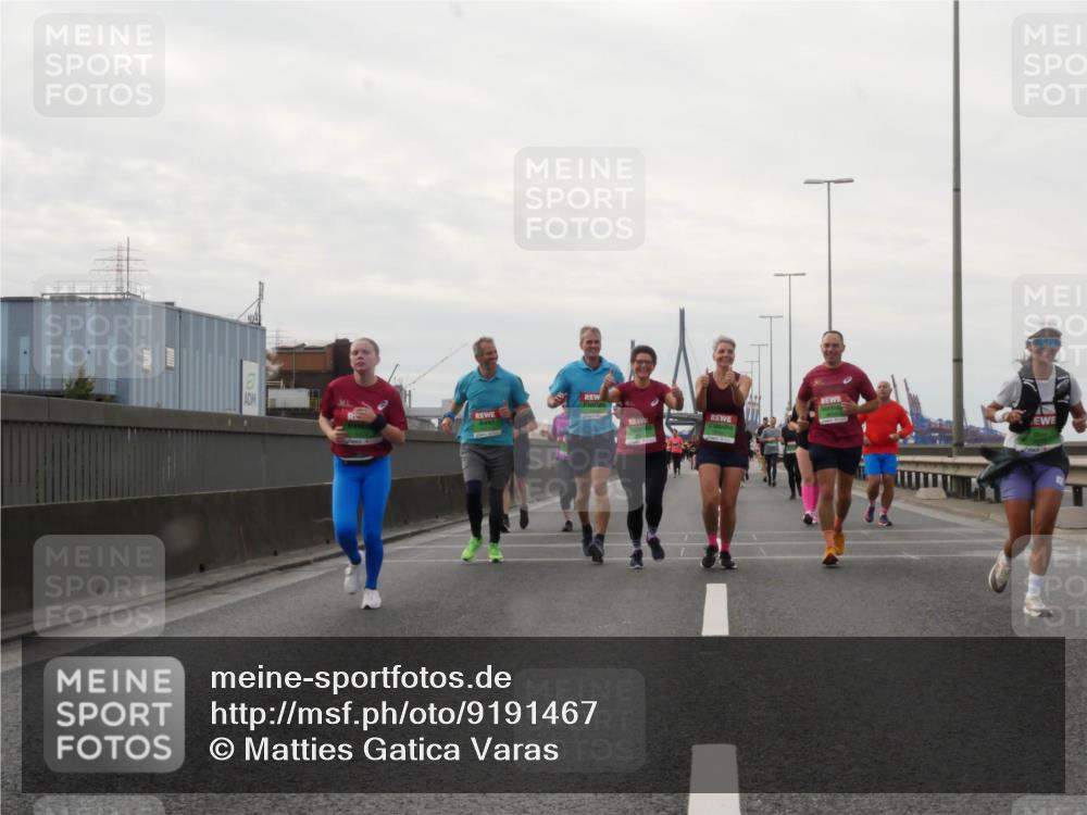 03.10.2025 - Köhlbrandbrückenlauf Matties Gatica Varas http://msf.ph/oto/9191467 03.10.2025 16:06:27 Position 3  meine-sportfotos.de