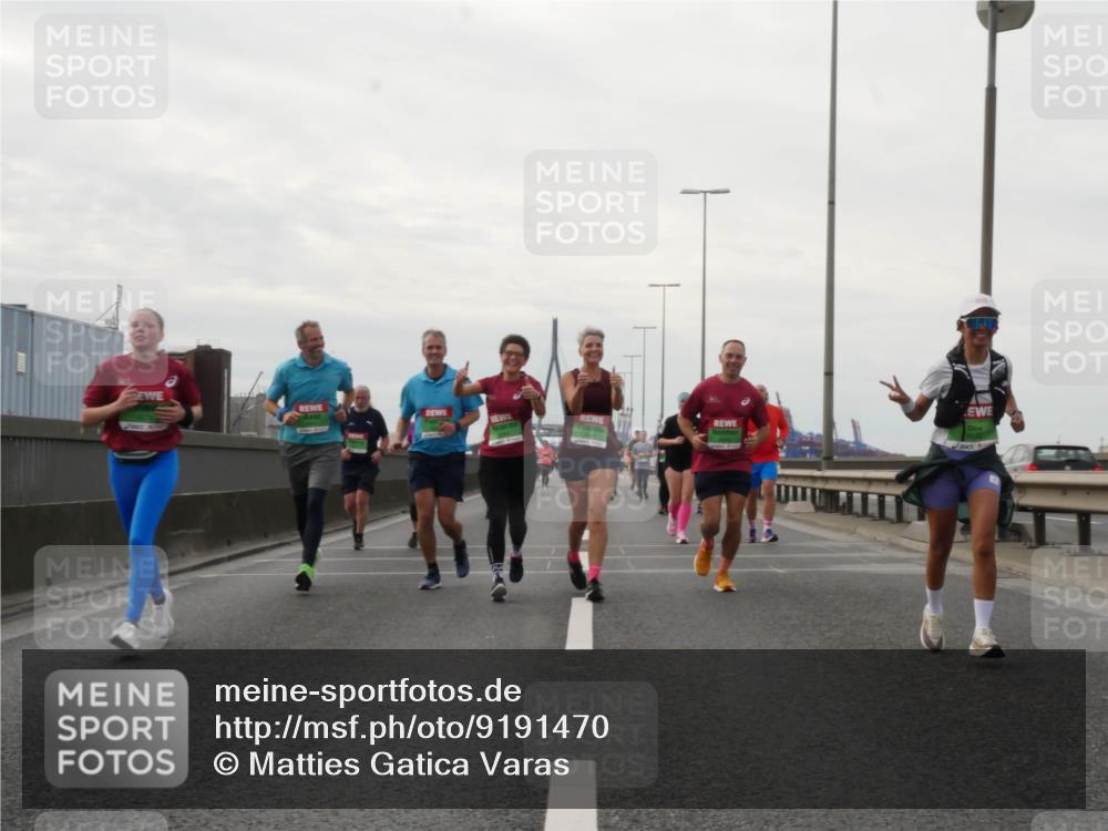 03.10.2025 - Köhlbrandbrückenlauf Matties Gatica Varas http://msf.ph/oto/9191470 03.10.2025 16:06:27 Position 3  meine-sportfotos.de