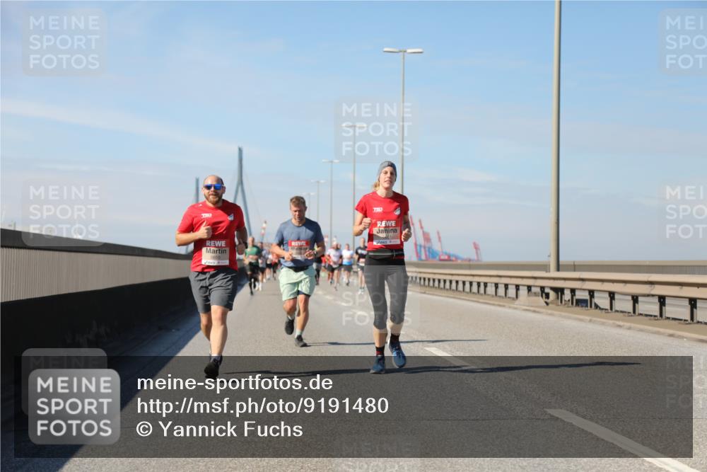 03.10.2025 - Köhlbrandbrückenlauf Yannick Fuchs http://msf.ph/oto/9191480 03.10.2025 11:52:13 Position 3 6659 meine-sportfotos.de