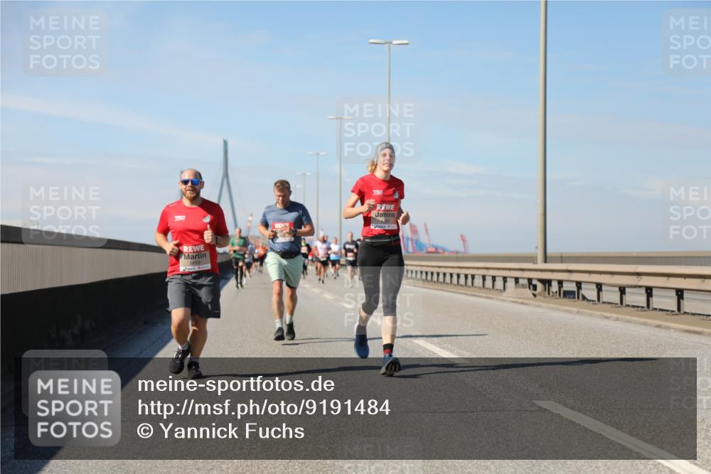 03.10.2025 - Köhlbrandbrückenlauf Yannick Fuchs http://msf.ph/oto/9191484 03.10.2025 11:52:13 Position 3 6659 meine-sportfotos.de