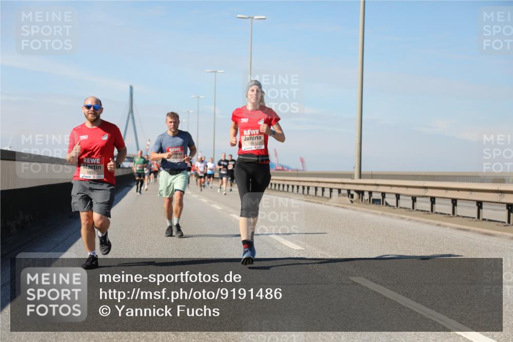 03.10.2025 - Köhlbrandbrückenlauf Yannick Fuchs http://msf.ph/oto/9191486 03.10.2025 11:52:13 Position 3 15, 6659, 15, 6661 meine-sportfotos.de