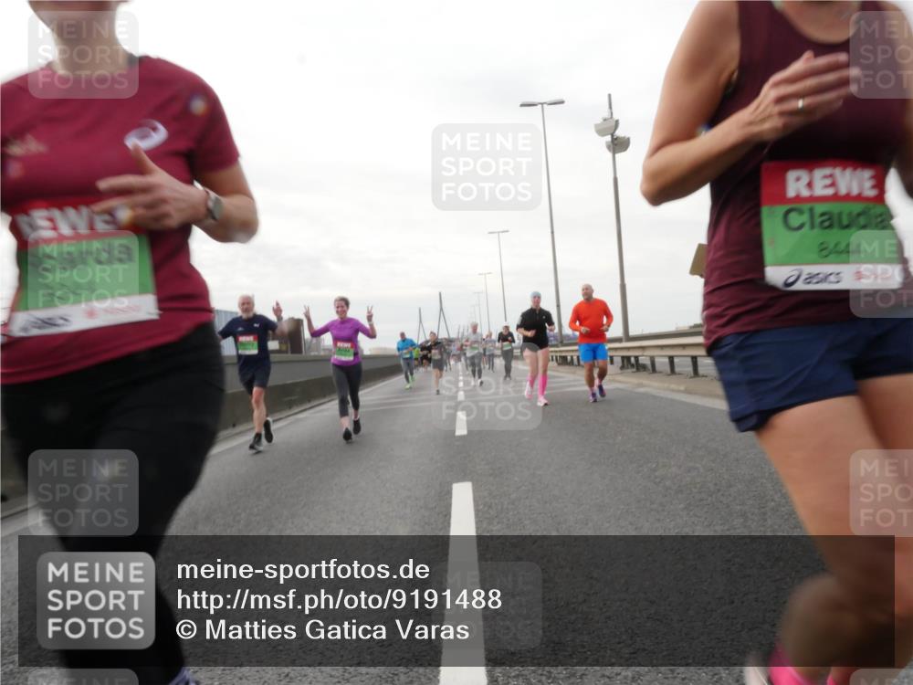 03.10.2025 - Köhlbrandbrückenlauf Matties Gatica Varas http://msf.ph/oto/9191488 03.10.2025 16:06:31 Position 3 8444 meine-sportfotos.de