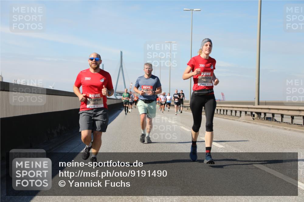 03.10.2025 - Köhlbrandbrückenlauf Yannick Fuchs http://msf.ph/oto/9191490 03.10.2025 11:52:14 Position 3 6659, 6661 meine-sportfotos.de