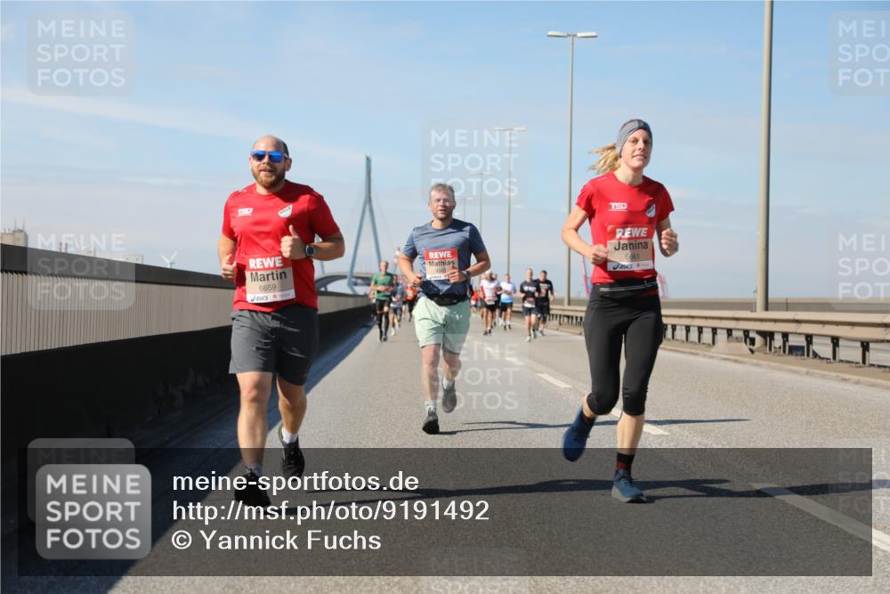 03.10.2025 - Köhlbrandbrückenlauf Yannick Fuchs http://msf.ph/oto/9191492 03.10.2025 11:52:14 Position 3 6659, 4901, 15, 6661 meine-sportfotos.de