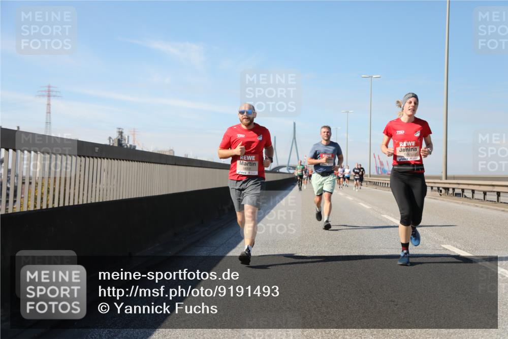 03.10.2025 - Köhlbrandbrückenlauf Yannick Fuchs http://msf.ph/oto/9191493 03.10.2025 11:52:14 Position 3 19, 6659, 6661 meine-sportfotos.de