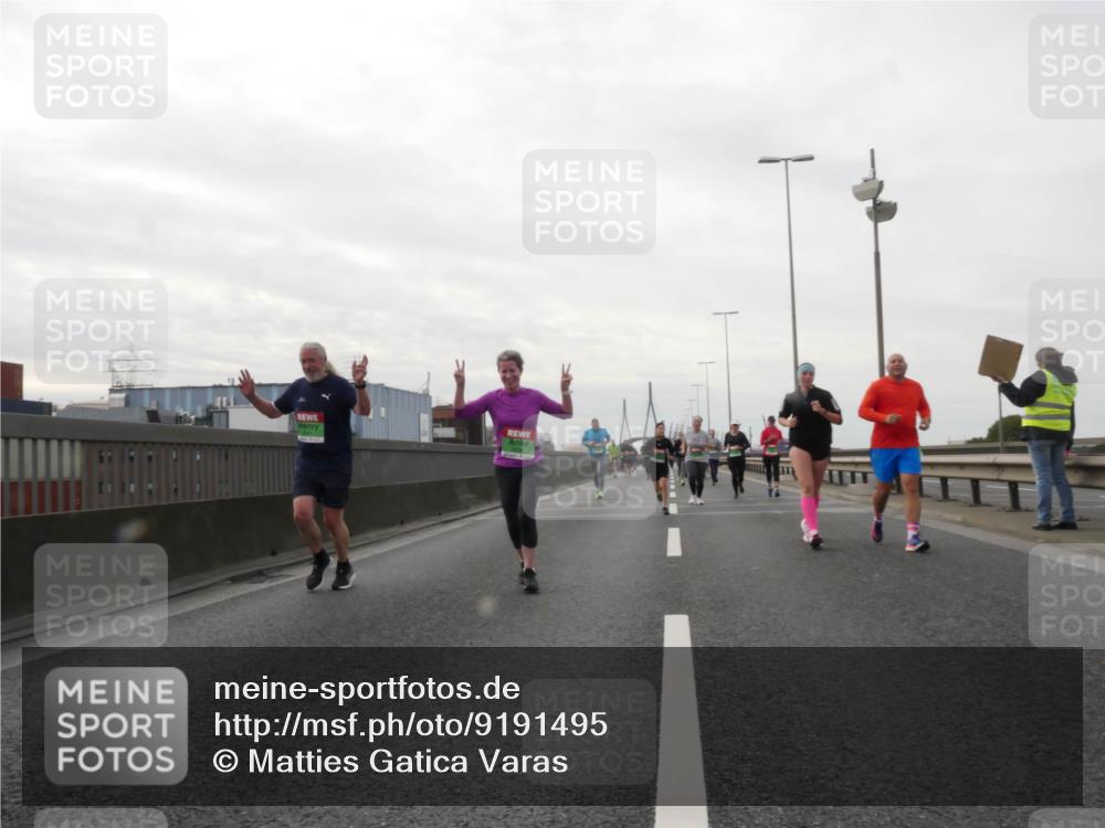03.10.2025 - Köhlbrandbrückenlauf Matties Gatica Varas http://msf.ph/oto/9191495 03.10.2025 16:06:32 Position 3  meine-sportfotos.de