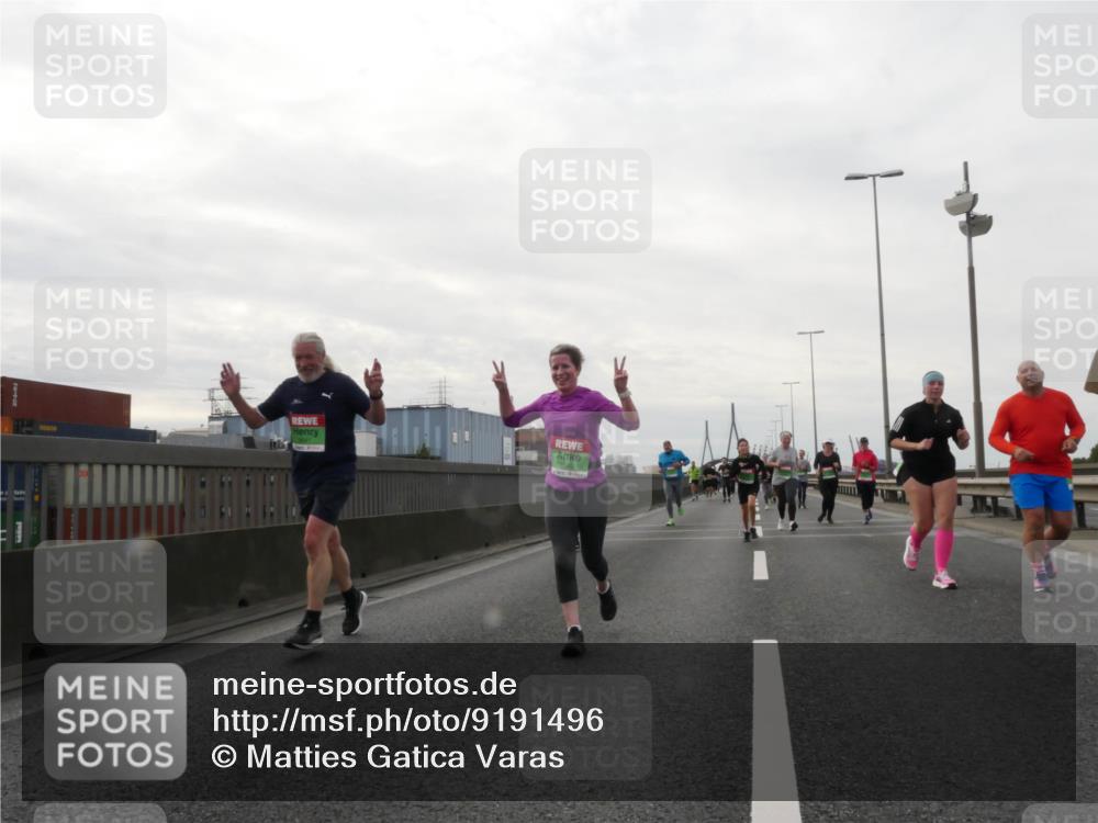 03.10.2025 - Köhlbrandbrückenlauf Matties Gatica Varas http://msf.ph/oto/9191496 03.10.2025 16:06:33 Position 3 9540 meine-sportfotos.de