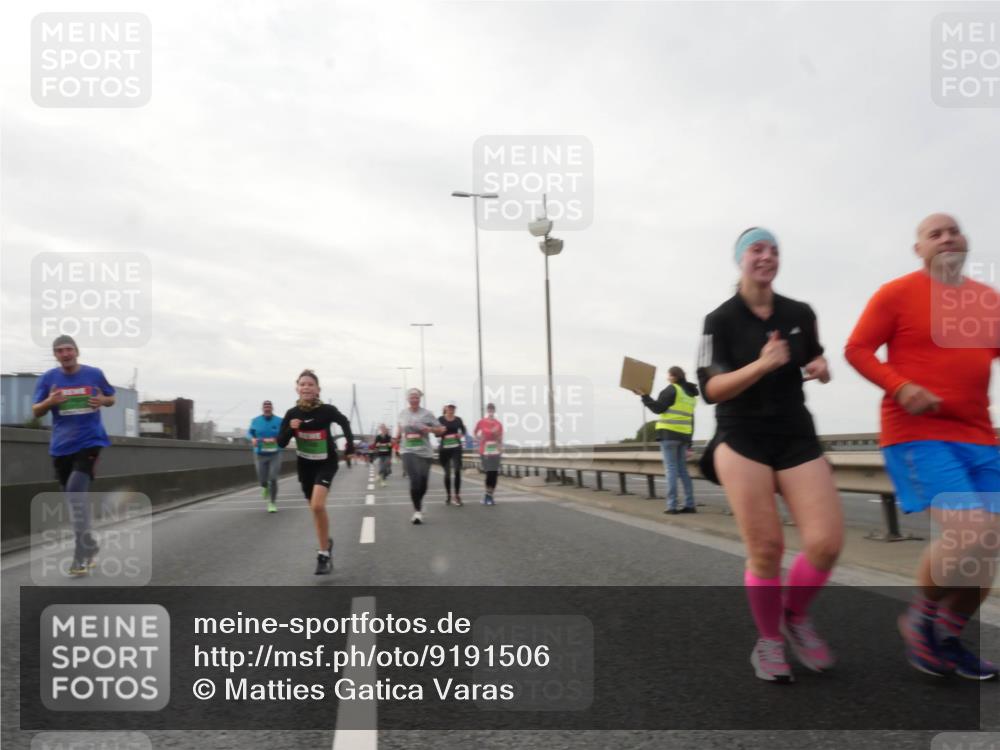 03.10.2025 - Köhlbrandbrückenlauf Matties Gatica Varas http://msf.ph/oto/9191506 03.10.2025 16:06:34 Position 3  meine-sportfotos.de