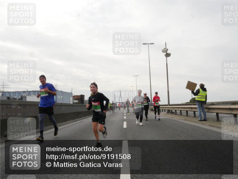 03.10.2025 - Köhlbrandbrückenlauf Matties Gatica Varas http://msf.ph/oto/9191508 03.10.2025 16:06:35 Position 3  meine-sportfotos.de