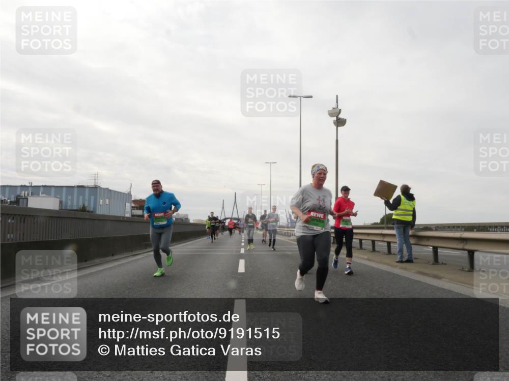 03.10.2025 - Köhlbrandbrückenlauf Matties Gatica Varas http://msf.ph/oto/9191515 03.10.2025 16:06:36 Position 3  meine-sportfotos.de