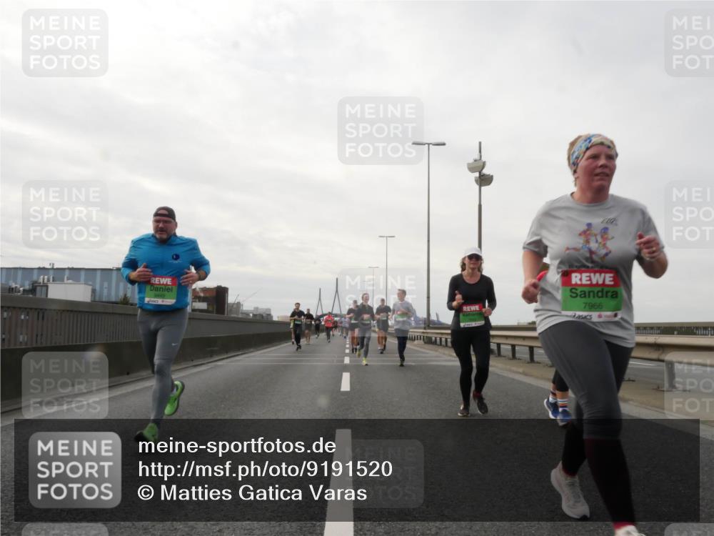 03.10.2025 - Köhlbrandbrückenlauf Matties Gatica Varas http://msf.ph/oto/9191520 03.10.2025 16:06:37 Position 3 7966 meine-sportfotos.de