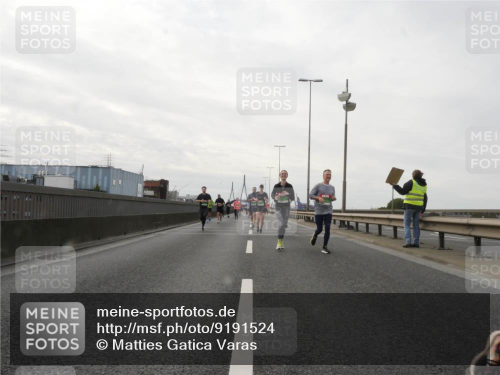 03.10.2025 - Köhlbrandbrückenlauf Matties Gatica Varas http://msf.ph/oto/9191524 03.10.2025 16:06:39 Position 3  meine-sportfotos.de