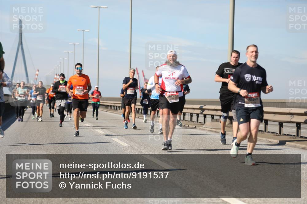 03.10.2025 - Köhlbrandbrückenlauf Yannick Fuchs http://msf.ph/oto/9191537 03.10.2025 11:52:22 Position 3 4486, 4158 meine-sportfotos.de