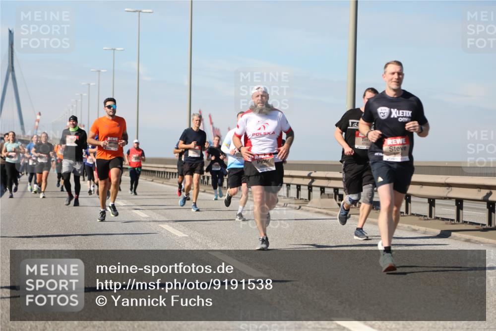 03.10.2025 - Köhlbrandbrückenlauf Yannick Fuchs http://msf.ph/oto/9191538 03.10.2025 11:52:22 Position 3 14, 4730 meine-sportfotos.de