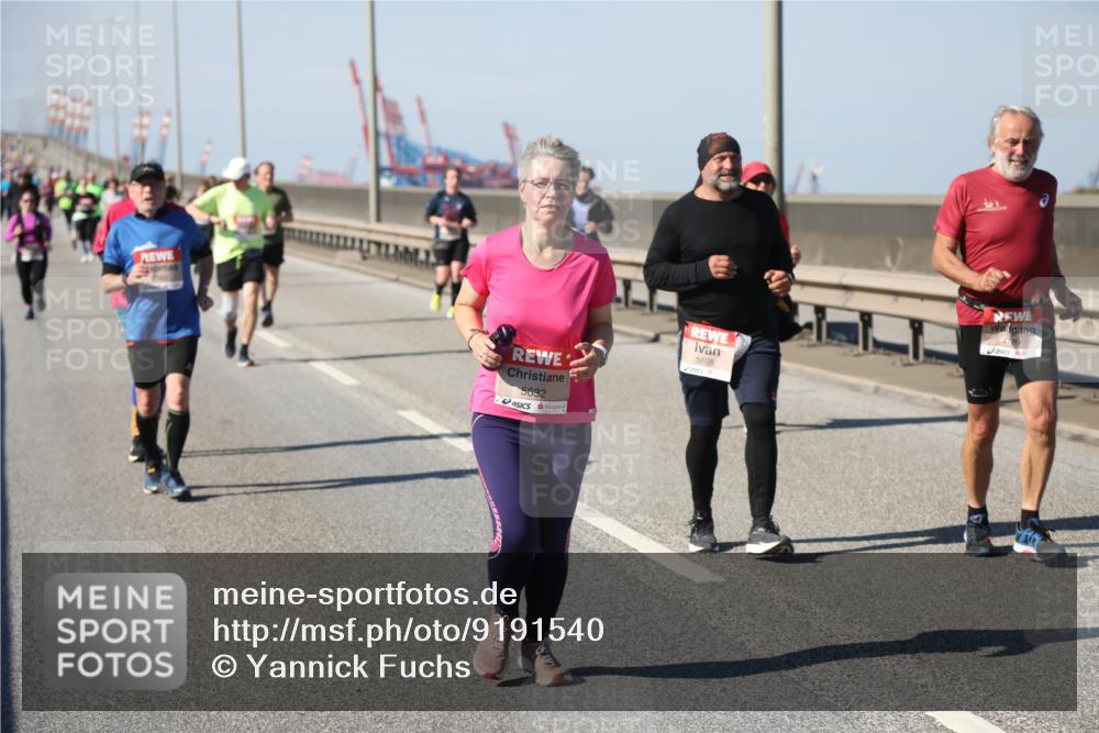 03.10.2025 - Köhlbrandbrückenlauf Yannick Fuchs http://msf.ph/oto/9191540 03.10.2025 12:12:22 Position 3 5632, 5508, 4789 meine-sportfotos.de