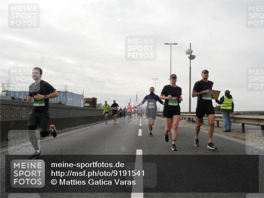 03.10.2025 - Köhlbrandbrückenlauf Matties Gatica Varas http://msf.ph/oto/9191541 03.10.2025 16:06:42 Position 3  meine-sportfotos.de