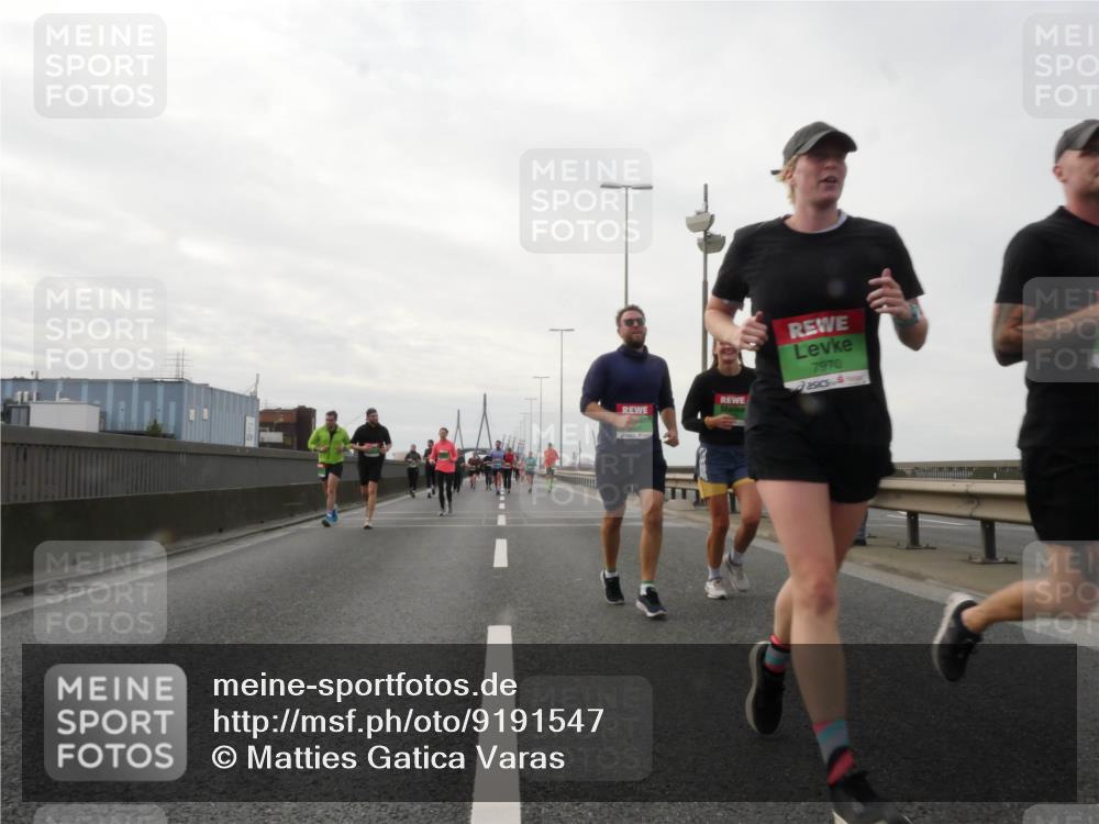 03.10.2025 - Köhlbrandbrückenlauf Matties Gatica Varas http://msf.ph/oto/9191547 03.10.2025 16:06:43 Position 3 7970 meine-sportfotos.de