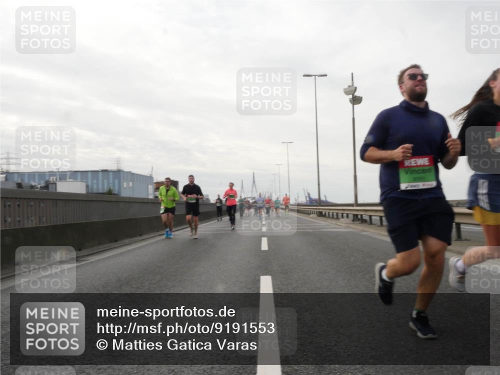 03.10.2025 - Köhlbrandbrückenlauf Matties Gatica Varas http://msf.ph/oto/9191553 03.10.2025 16:06:44 Position 3  meine-sportfotos.de