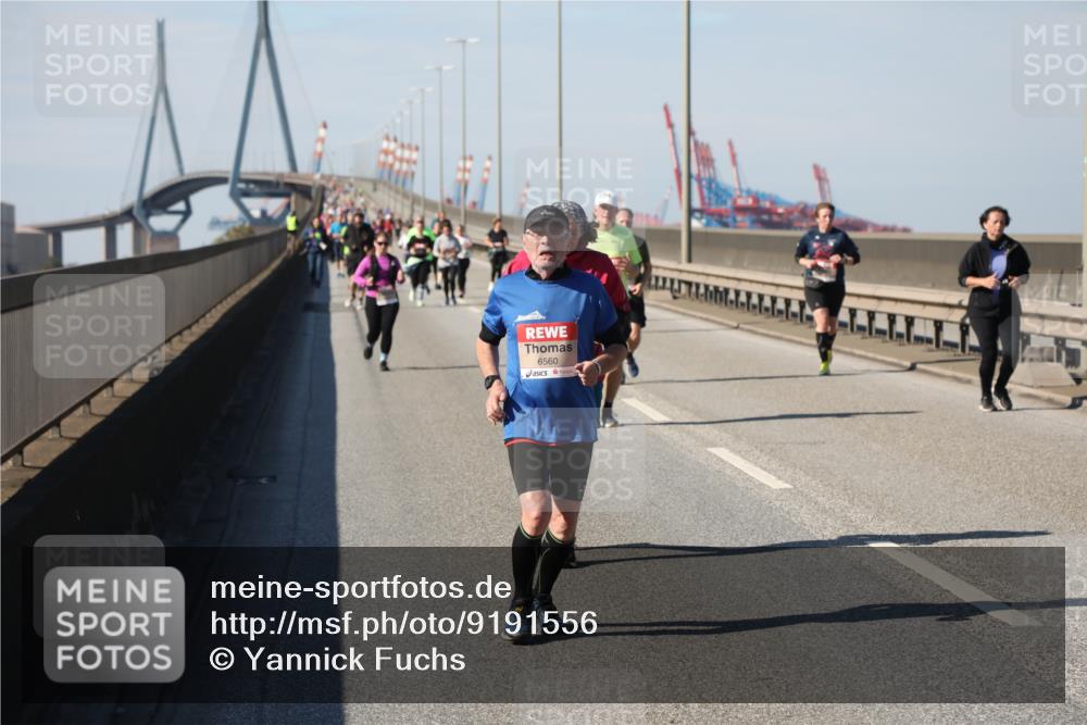 03.10.2025 - Köhlbrandbrückenlauf Yannick Fuchs http://msf.ph/oto/9191556 03.10.2025 12:12:23 Position 3 6560 meine-sportfotos.de