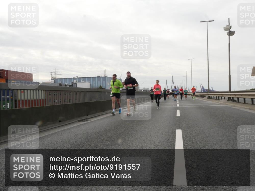 03.10.2025 - Köhlbrandbrückenlauf Matties Gatica Varas http://msf.ph/oto/9191557 03.10.2025 16:06:45 Position 3  meine-sportfotos.de