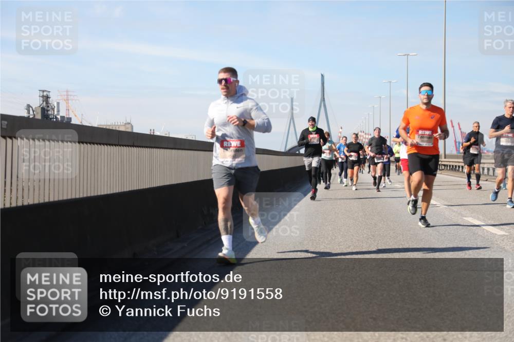 03.10.2025 - Köhlbrandbrückenlauf Yannick Fuchs http://msf.ph/oto/9191558 03.10.2025 11:52:25 Position 3  meine-sportfotos.de